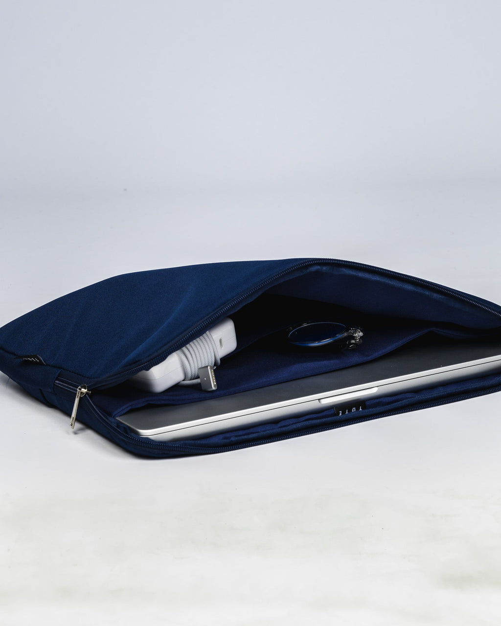 Navy Blue Laptop Sleeve 16"