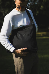 Wide-Strap TØTE Bag | Black