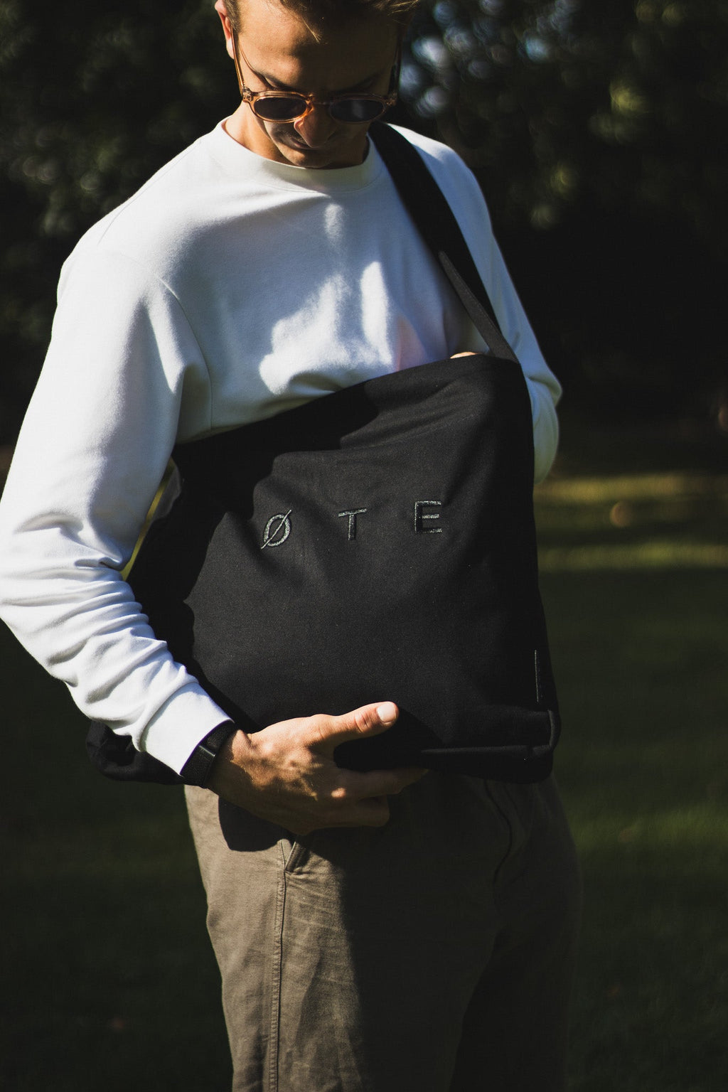 Wide-Strap TØTE Bag | Black