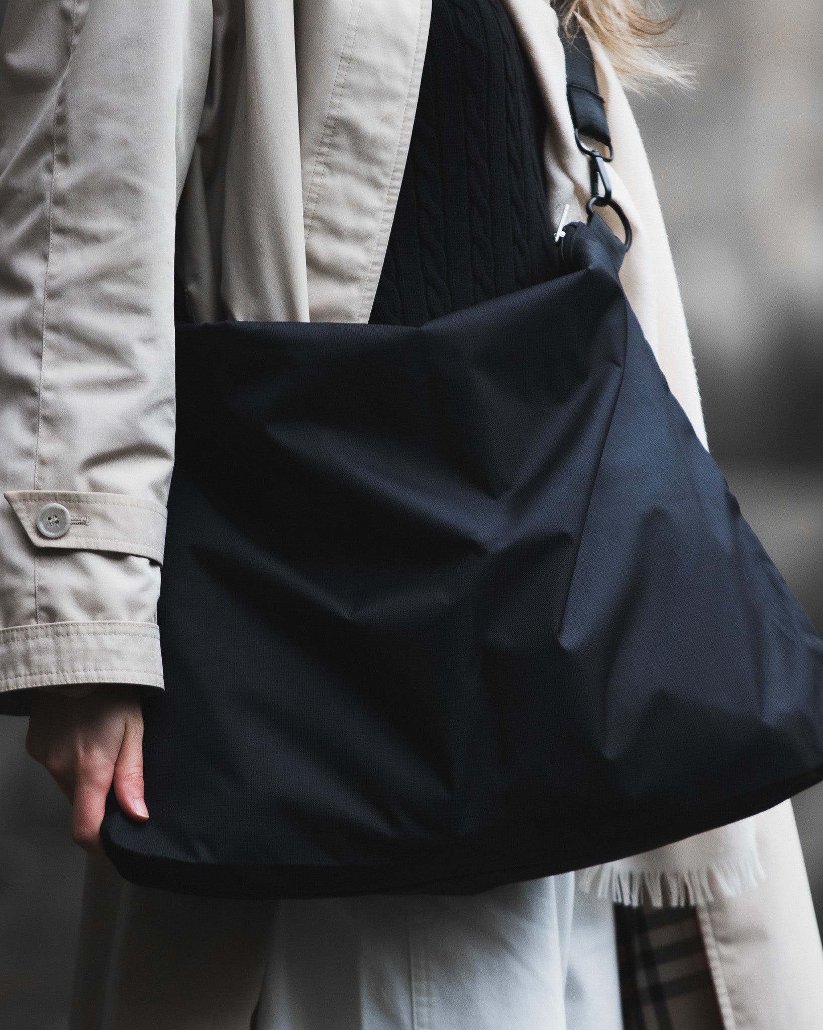 FIN Carry | Black