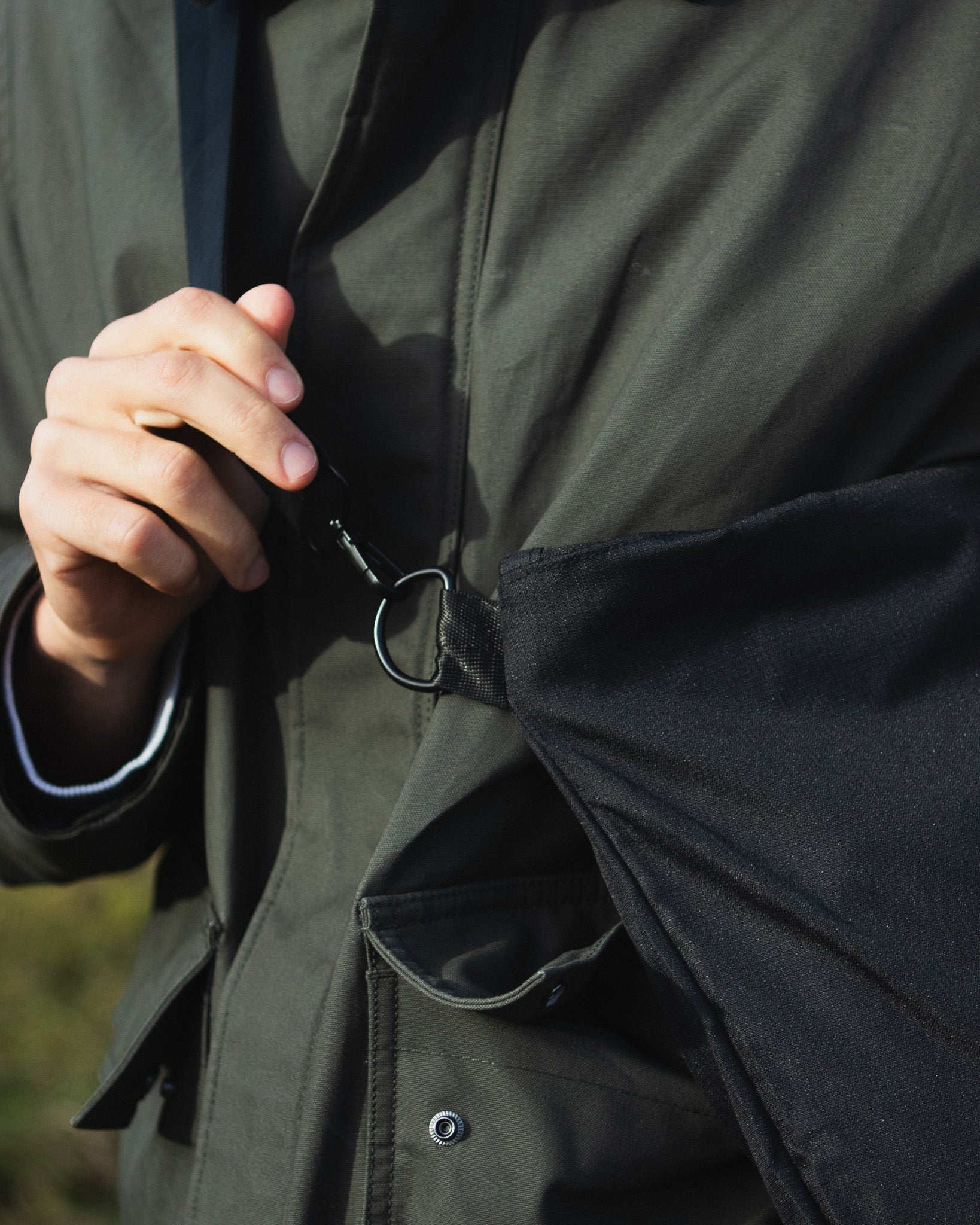 FIN Carry | Black