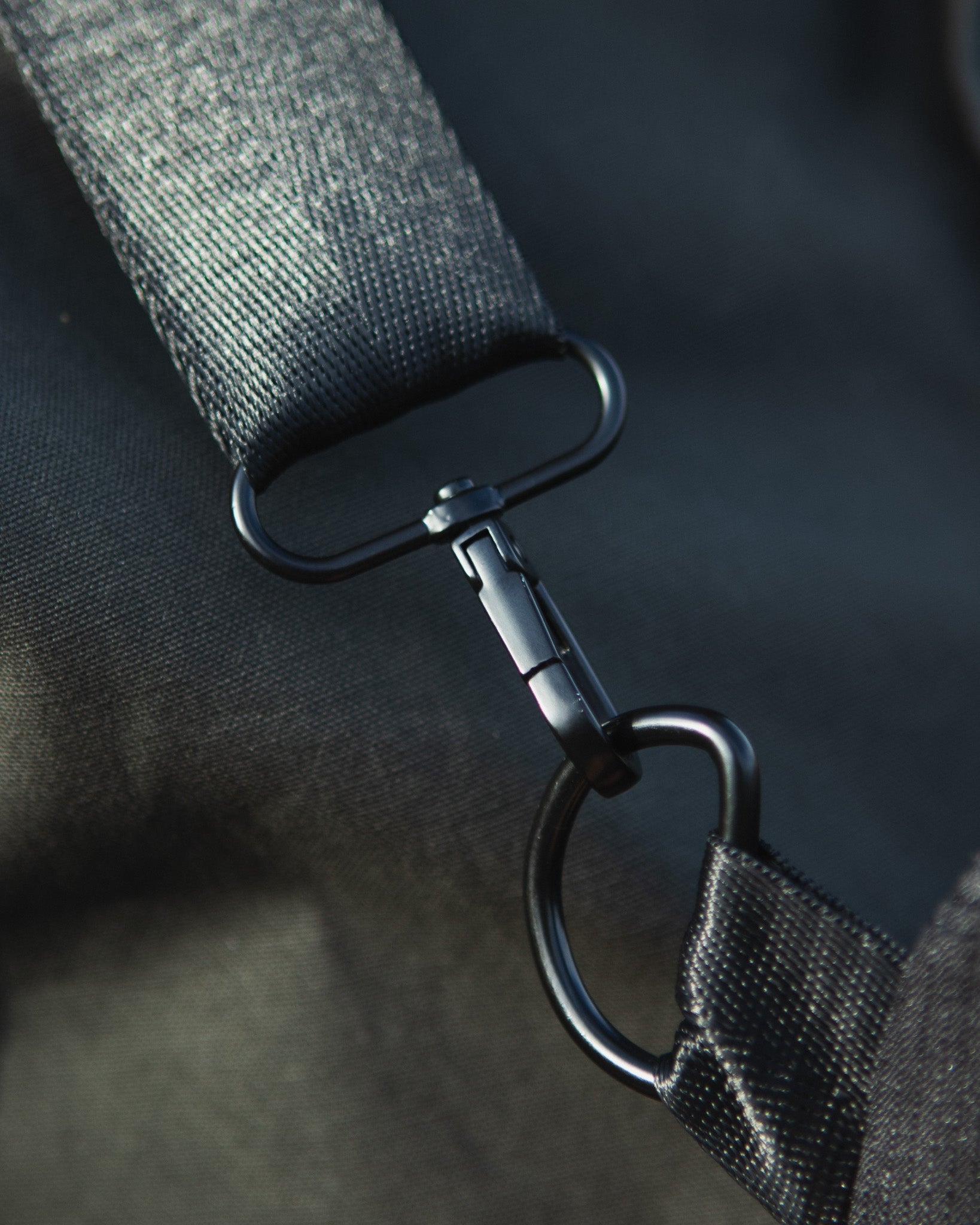 FIN Carry | Black