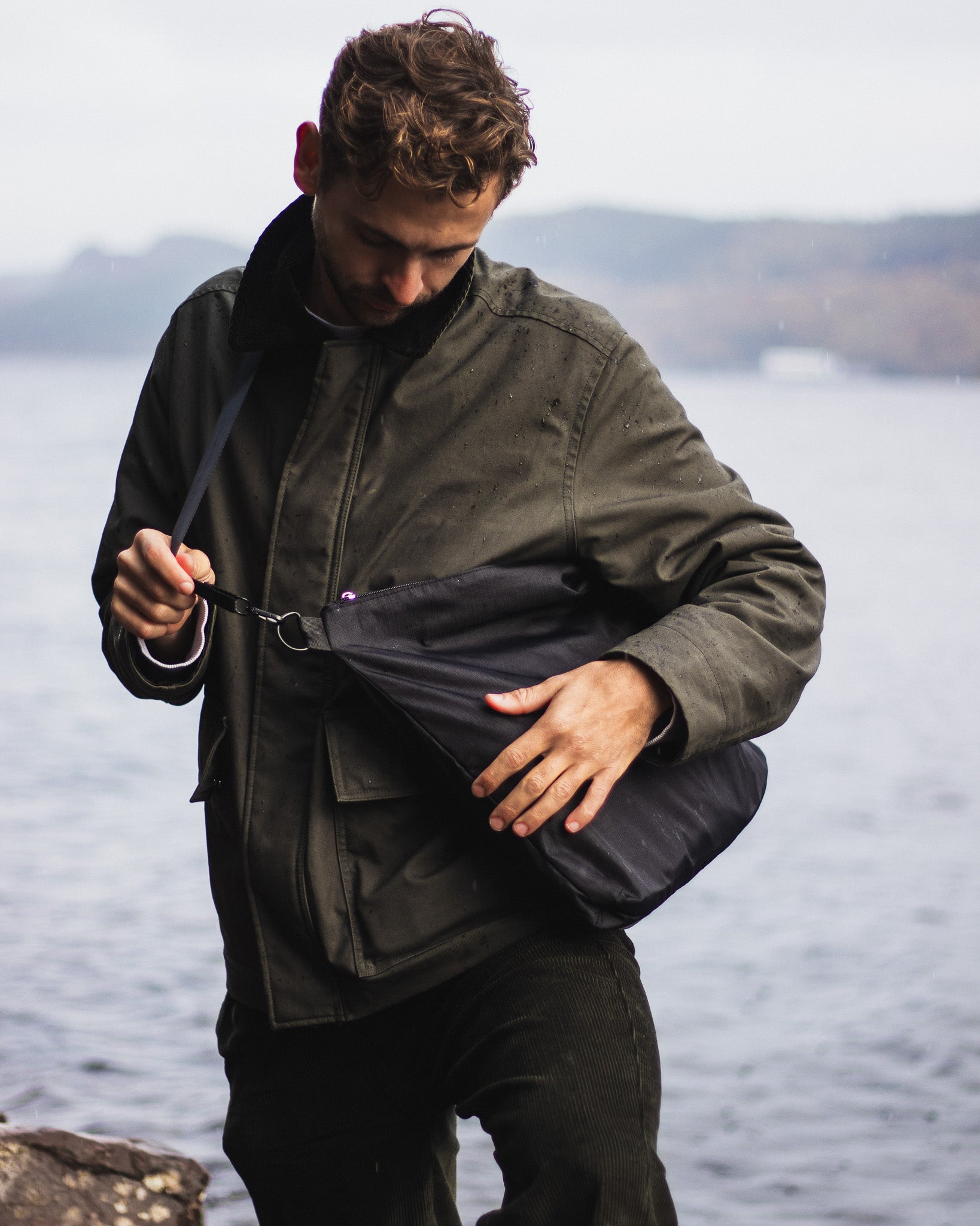 FIN Carry | Black