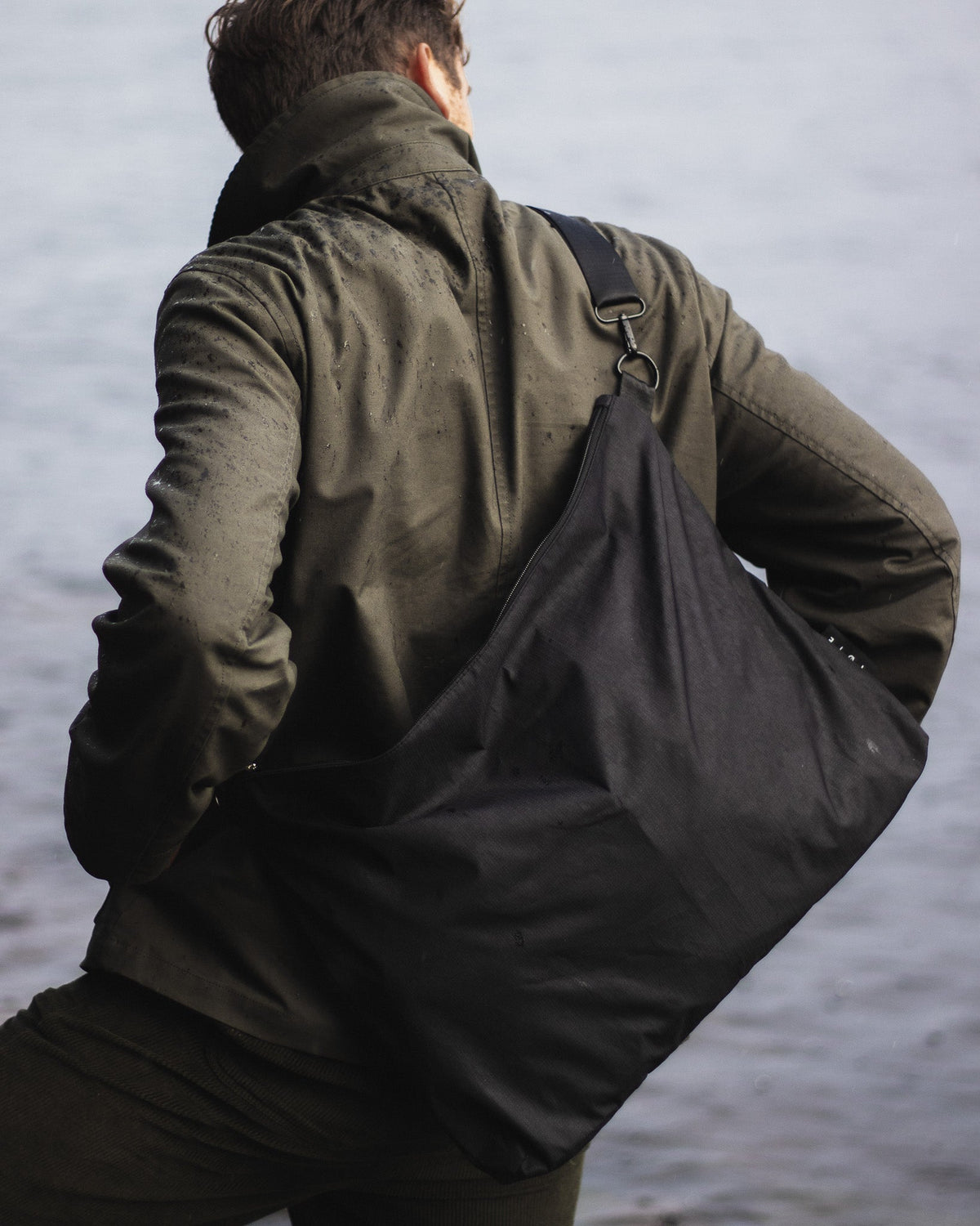 FIN Carry | Black