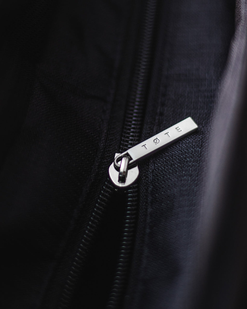 ALVA | Black