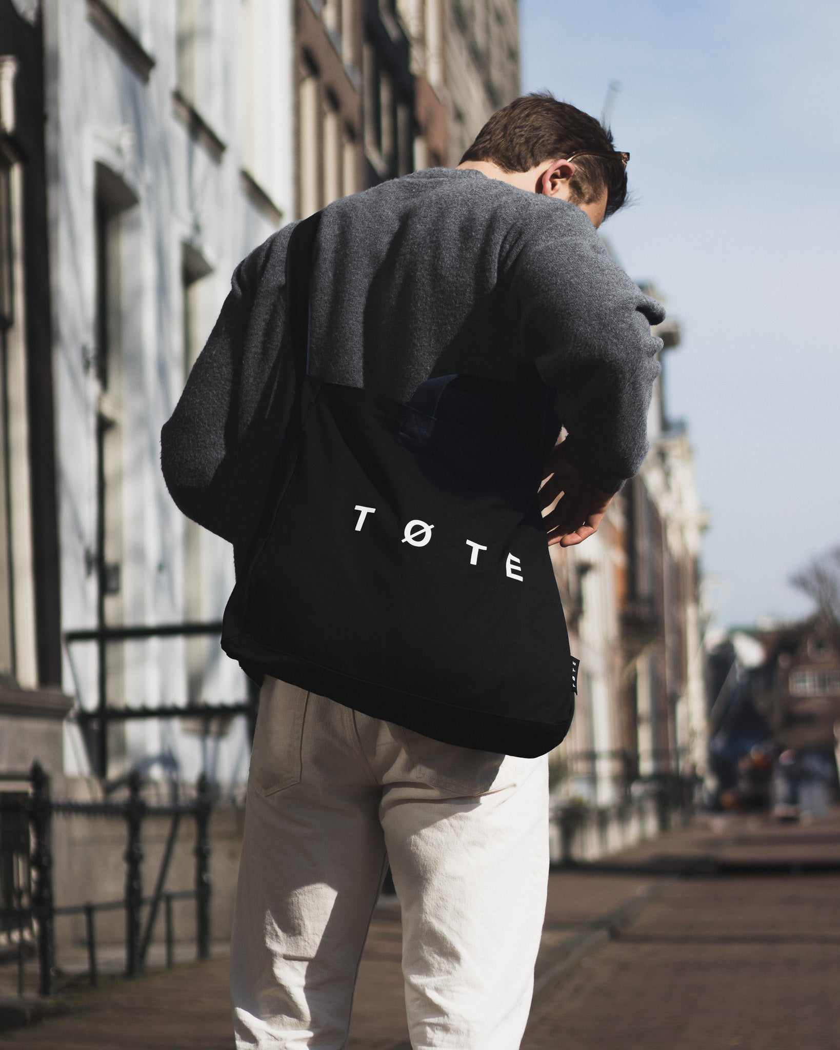 Black TØTE Bag