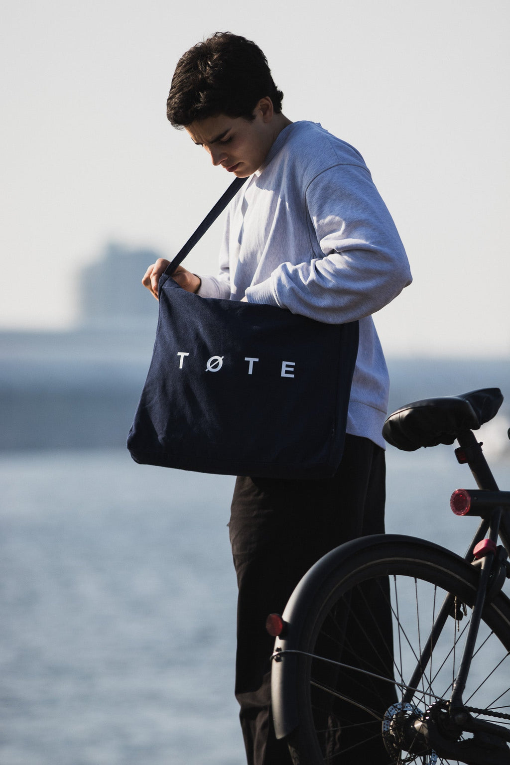 Navy Blue TØTE Bag