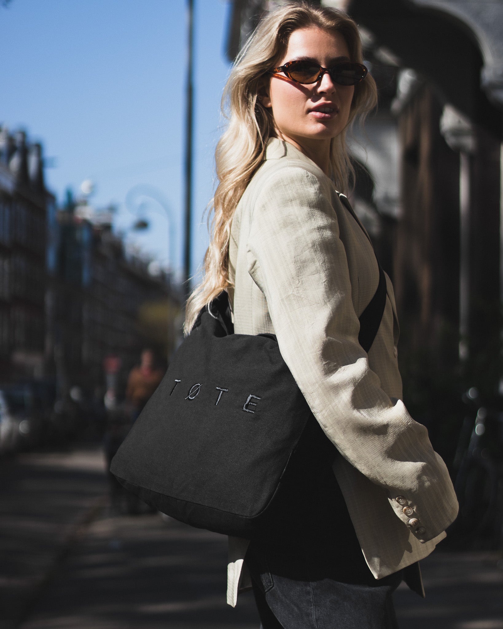 ALTA | Black